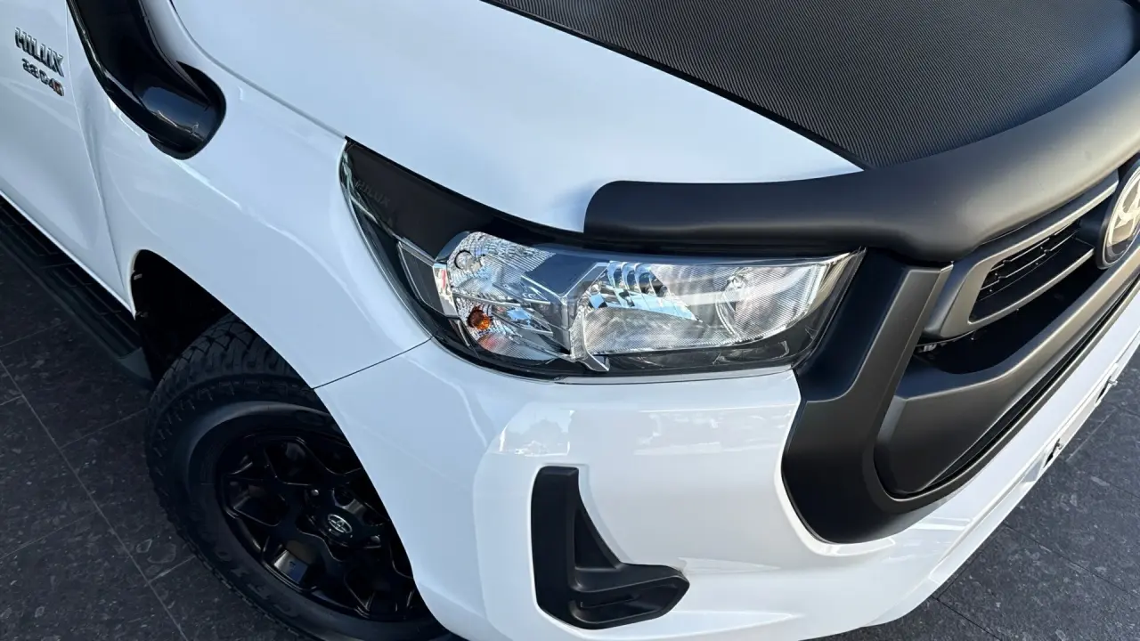 2021 Toyota Hilux Gallery Image 3