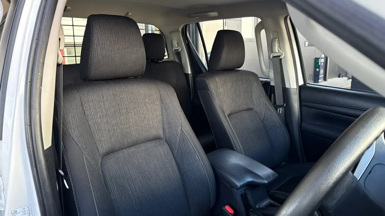 2021 Toyota Hilux Gallery Image 7