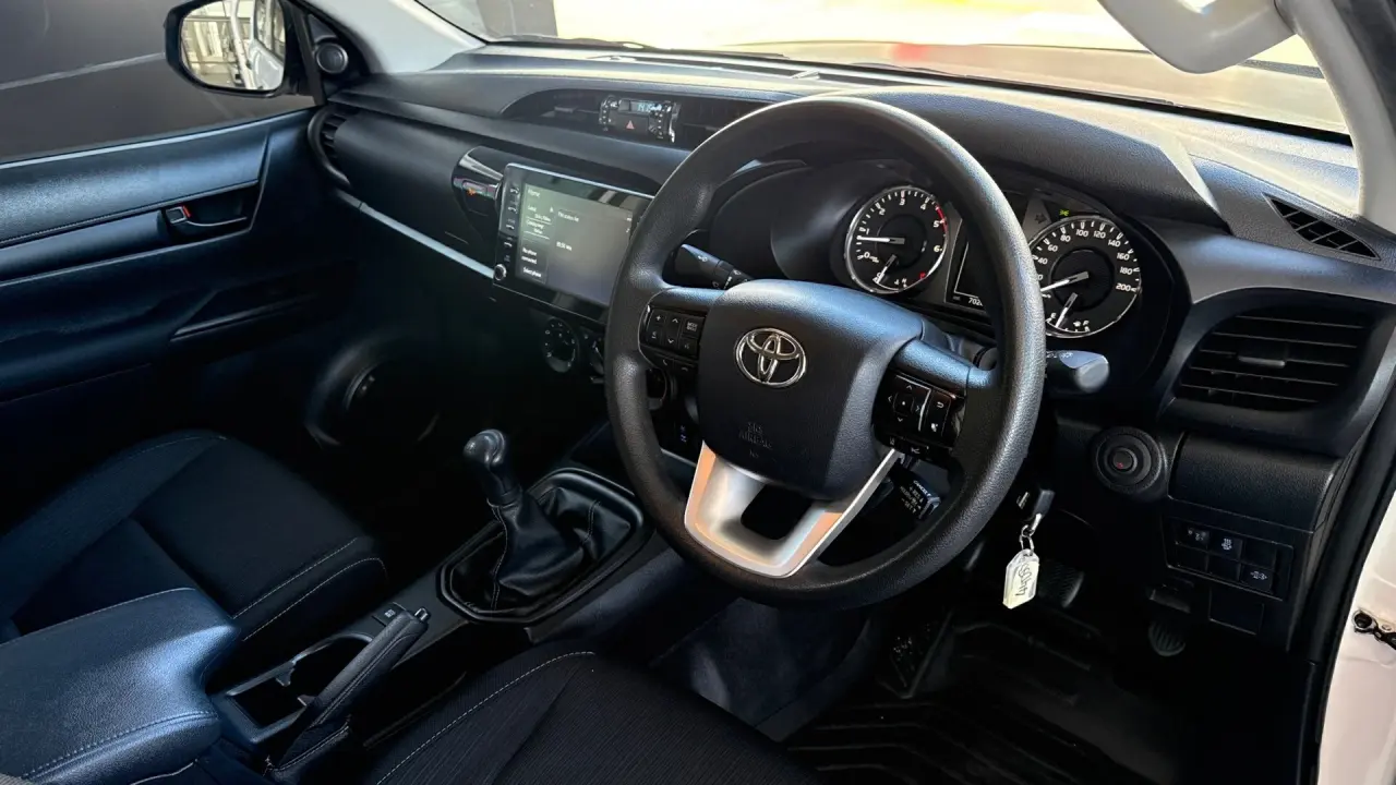 2021 Toyota Hilux Gallery Image 8