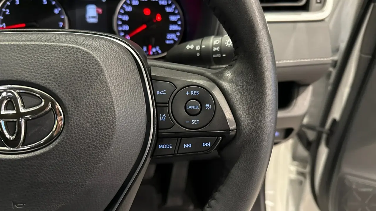 2022 Toyota RAV4 Gallery Image 13