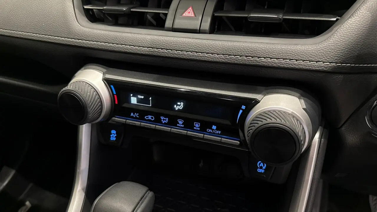2022 Toyota RAV4 Gallery Image 16
