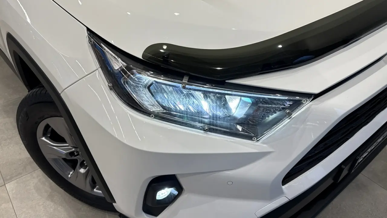 2022 Toyota RAV4 Gallery Image 3