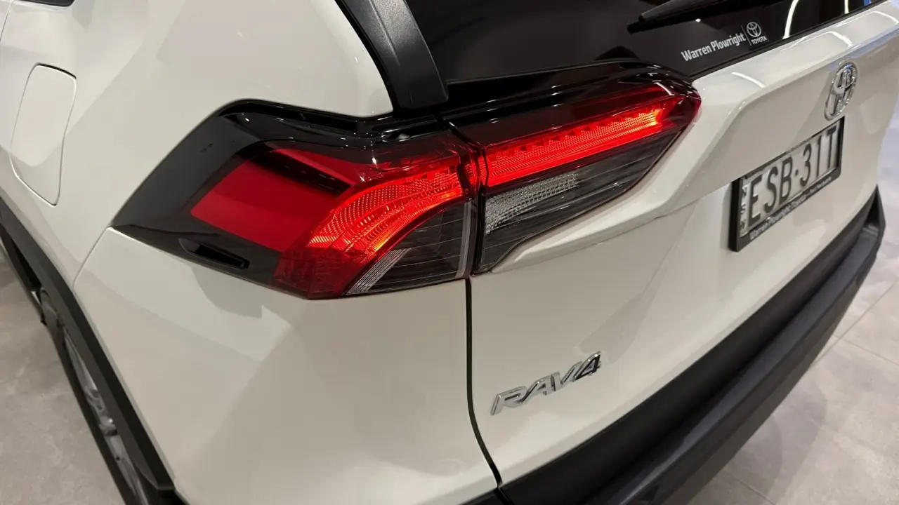 2022 Toyota RAV4 Gallery Image 6