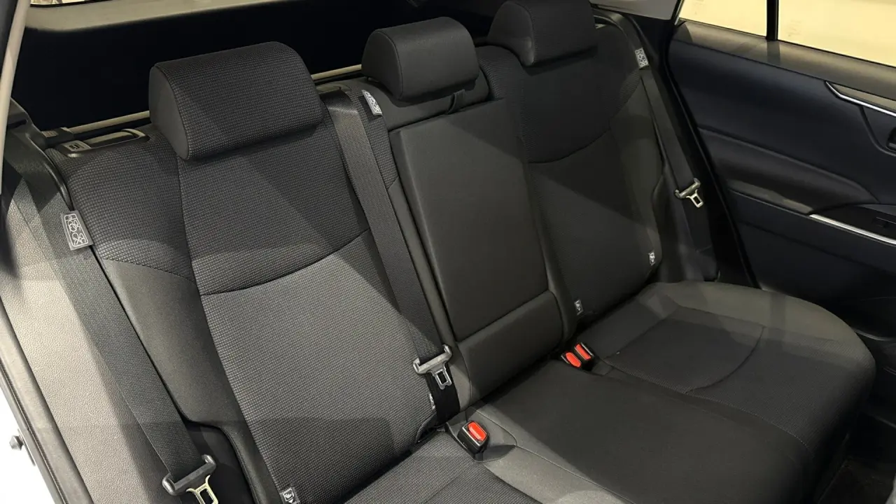 2022 Toyota RAV4 Gallery Image 8
