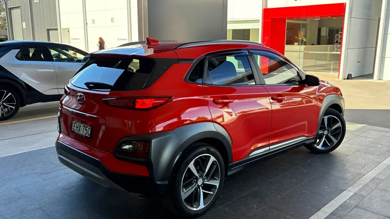 2019 HYUNDAI KONA Gallery Image 3