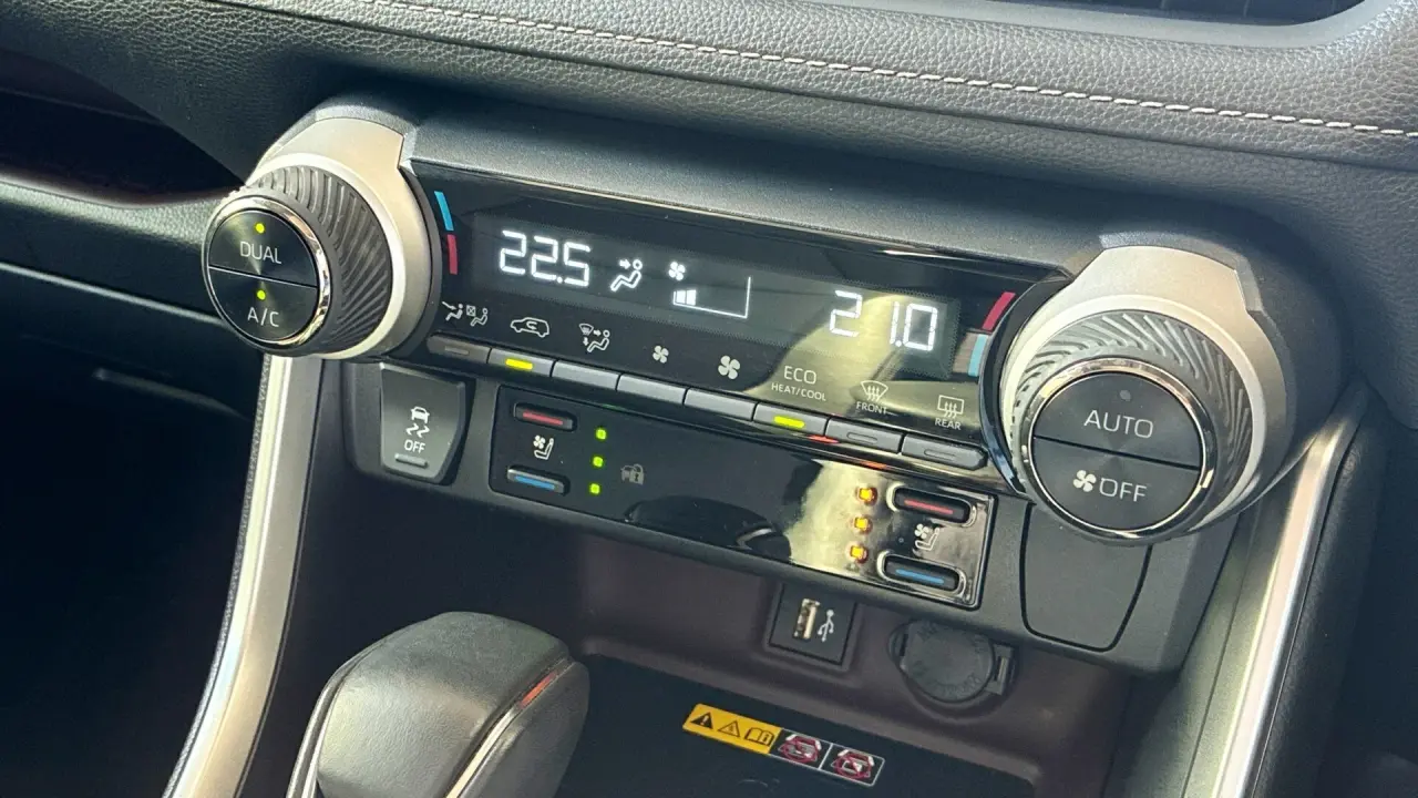 2023 Toyota Rav4 Hybrid Gallery Image 12