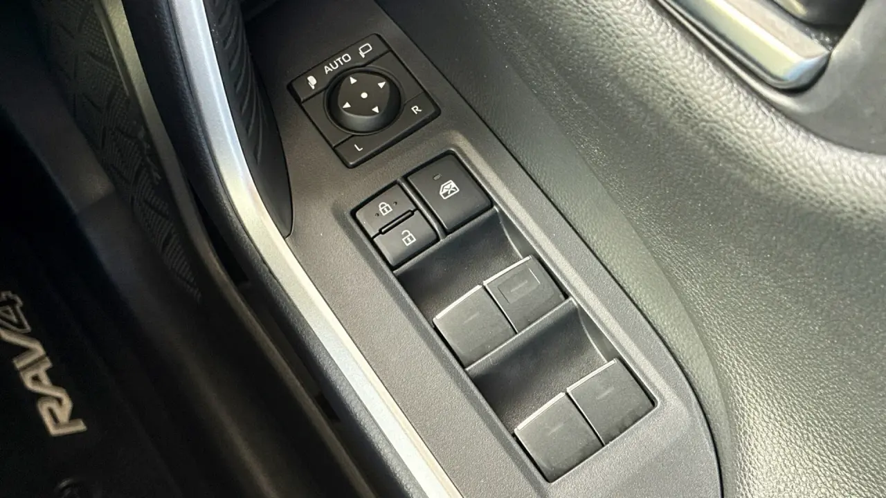 2023 Toyota Rav4 Hybrid Gallery Image 16