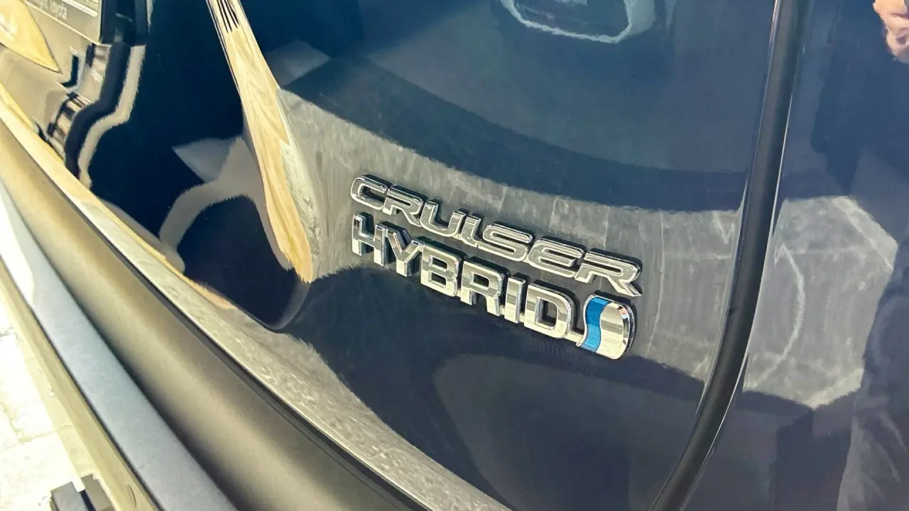 2023 Toyota Rav4 Hybrid Gallery Image 5
