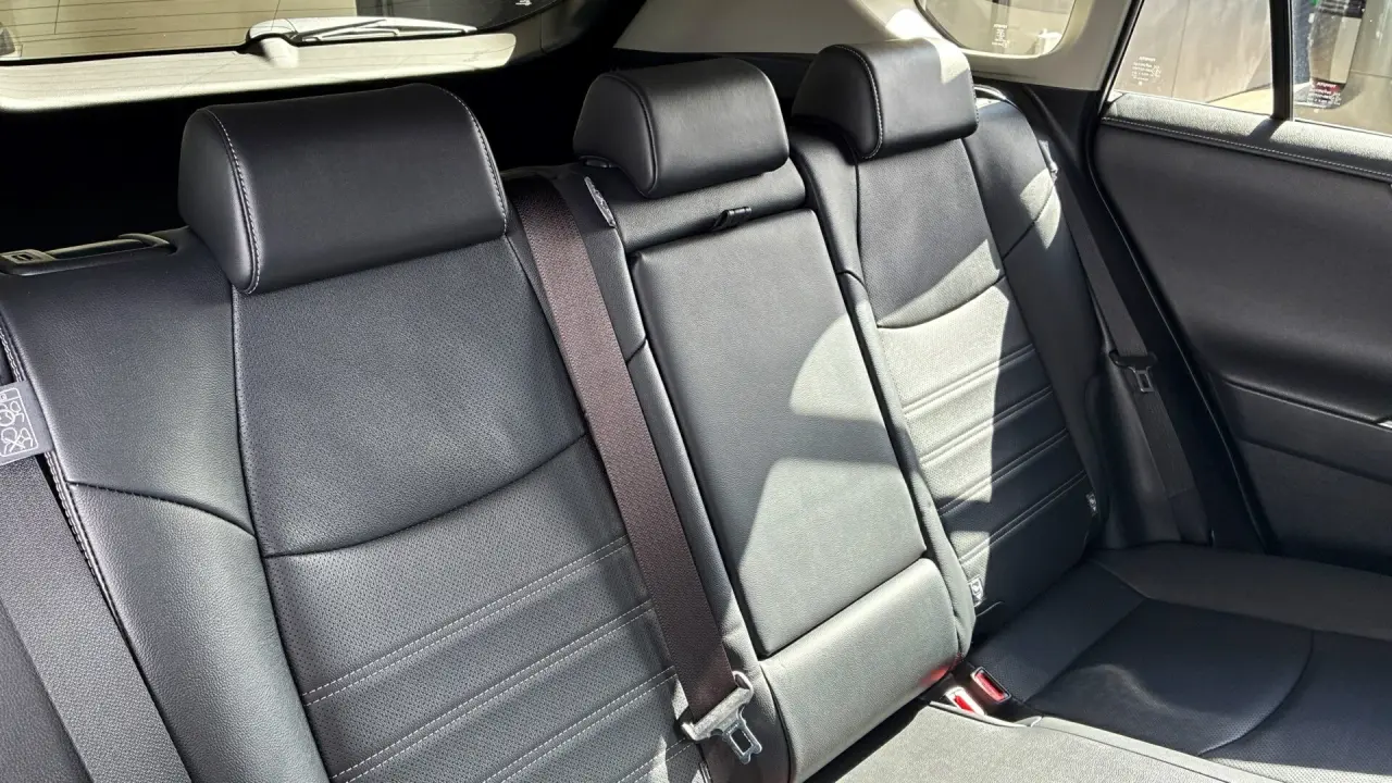 2023 Toyota Rav4 Hybrid Gallery Image 8