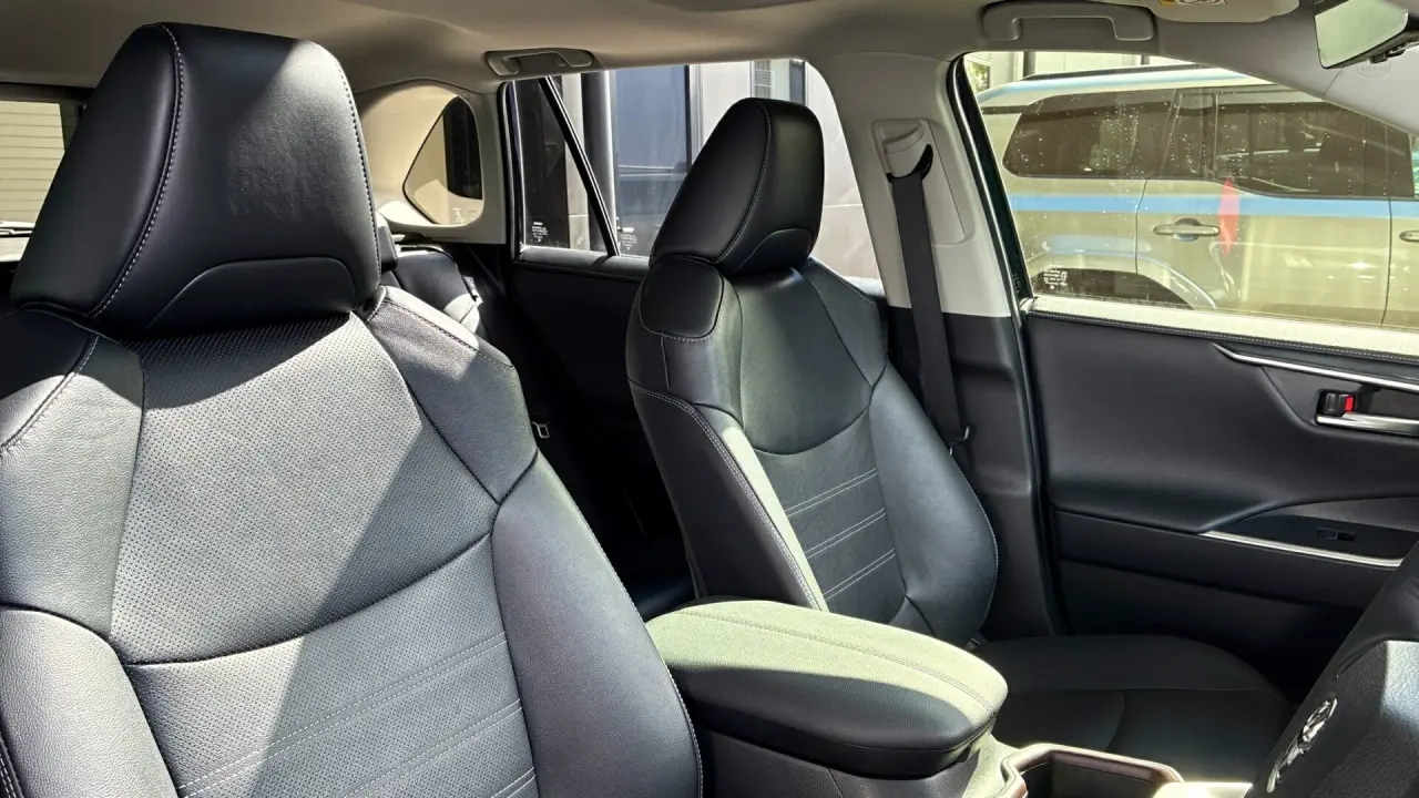 2023 Toyota Rav4 Hybrid Gallery Image 9