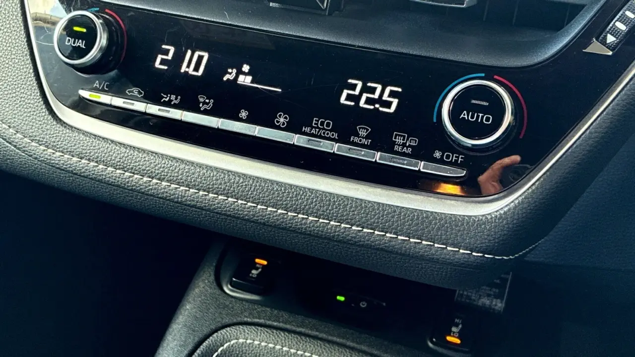 2018 Toyota Corolla Gallery Image 12