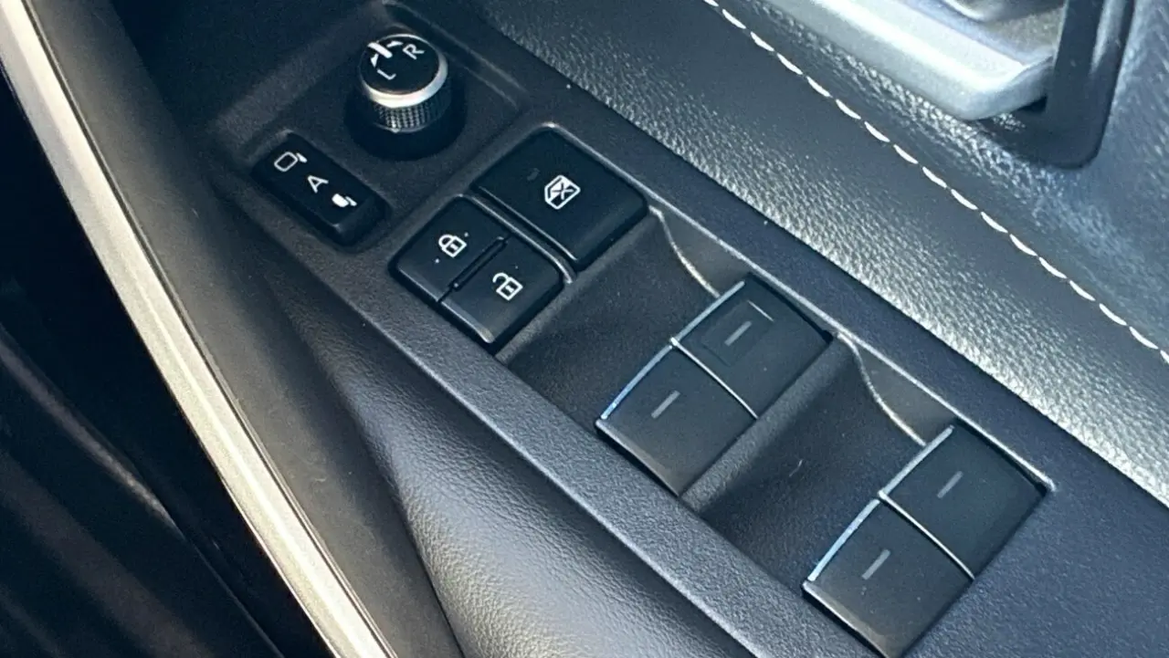 2018 Toyota Corolla Gallery Image 16