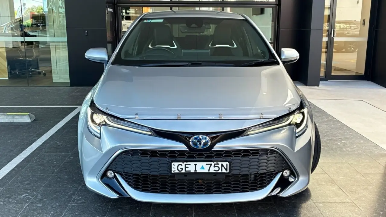 2018 Toyota Corolla Gallery Image 2