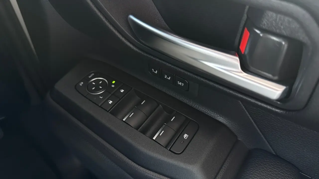 2024 Toyota Prado Gallery Image 19