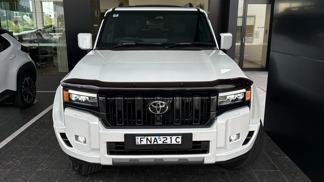 2024 Toyota Prado Gallery Image 2