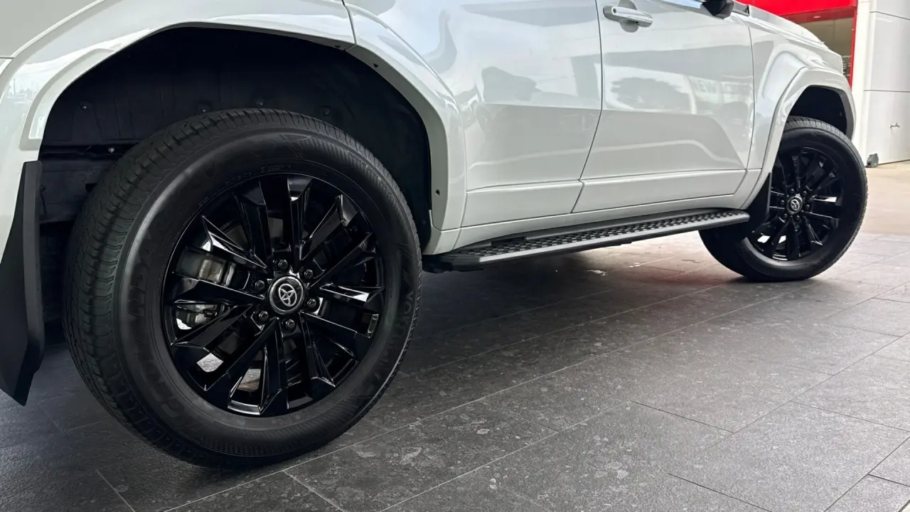 2024 Toyota Prado Gallery Image 5