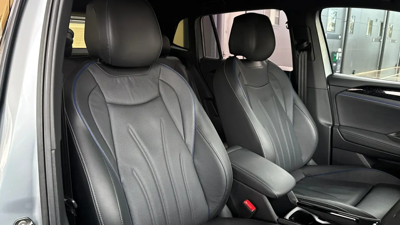 2024 VOLKSWAGEN TIGUAN Gallery Image 10