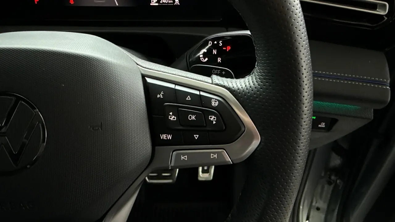 2024 VOLKSWAGEN TIGUAN Gallery Image 19