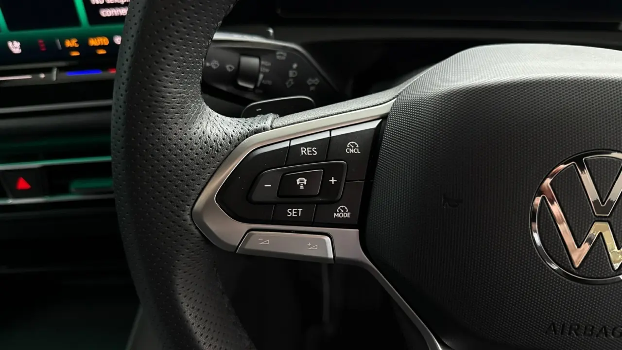 2024 VOLKSWAGEN TIGUAN Gallery Image 20