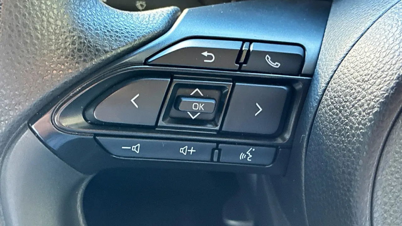 2021 Toyota Yaris Gallery Image 13