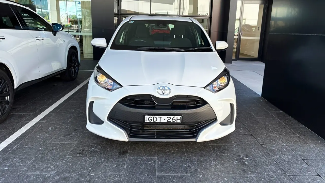 2021 Toyota Yaris Gallery Image 2