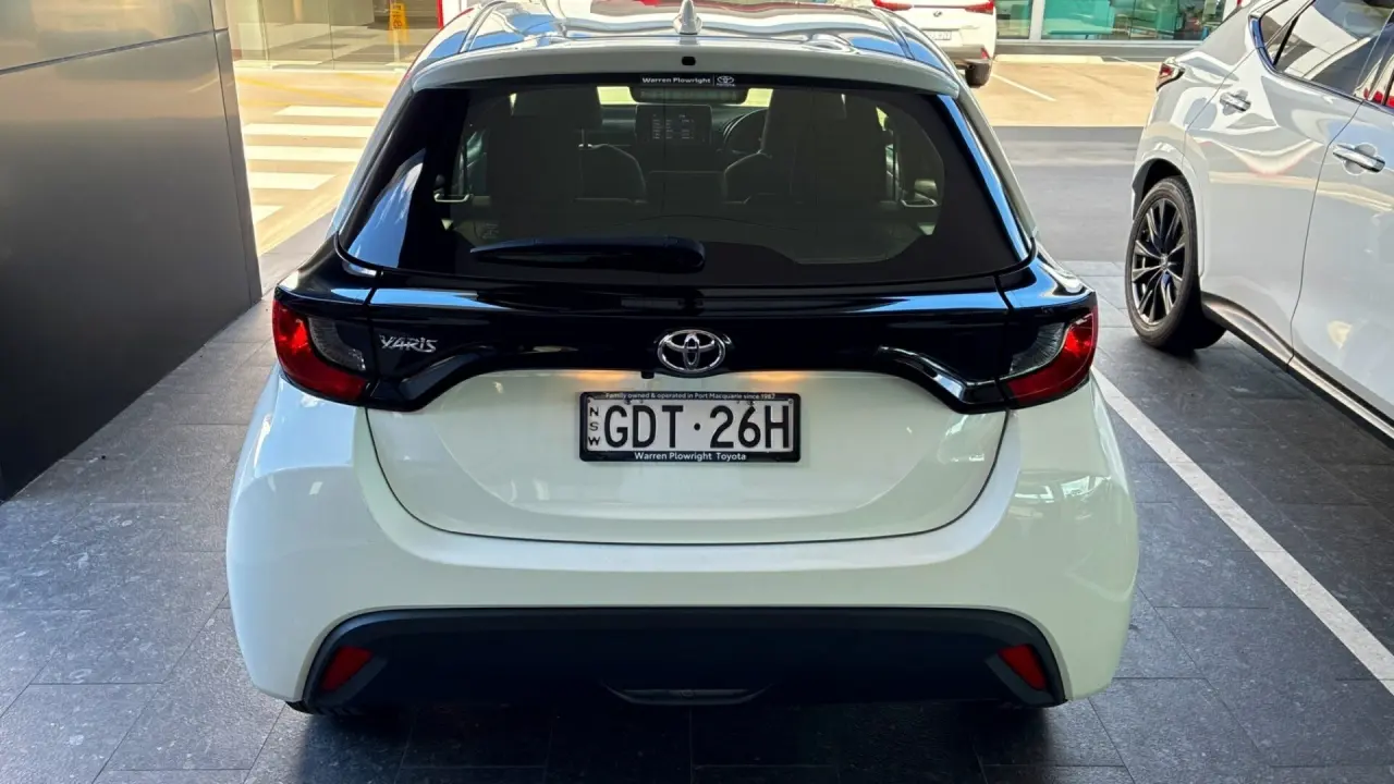 2021 Toyota Yaris Gallery Image 4