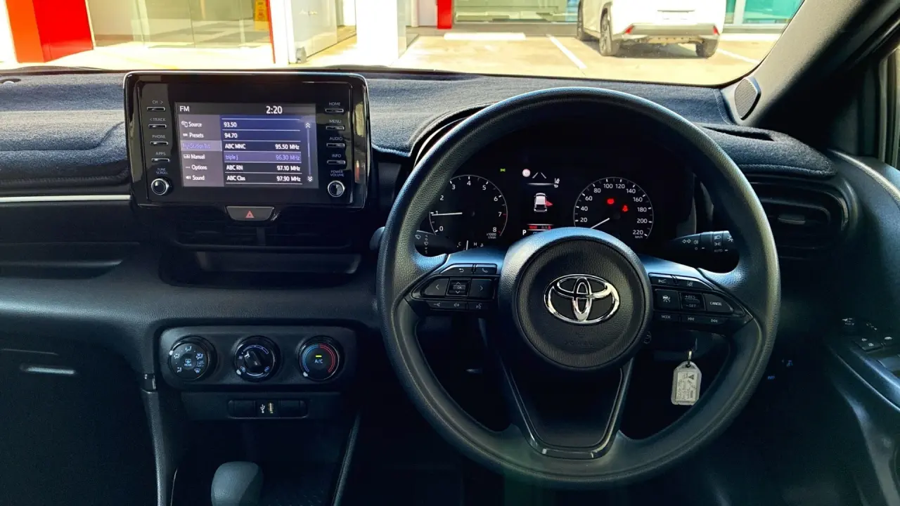 2021 Toyota Yaris Gallery Image 8
