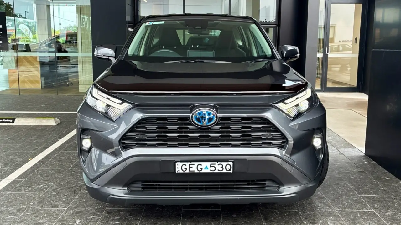 2024 Toyota Rav4 Hybrid Gallery Image 2