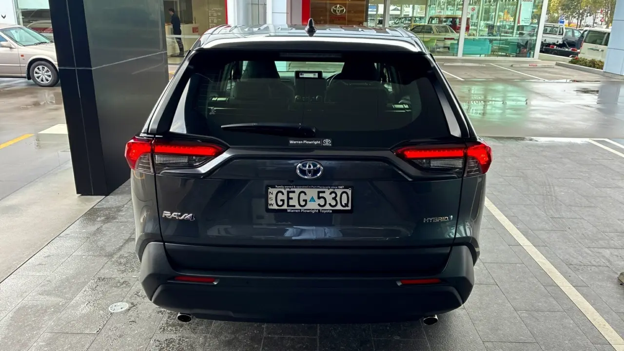 2024 Toyota Rav4 Hybrid Gallery Image 5