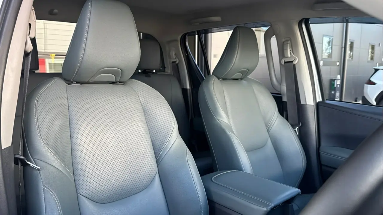 2025 Toyota Hilux Gallery Image 11