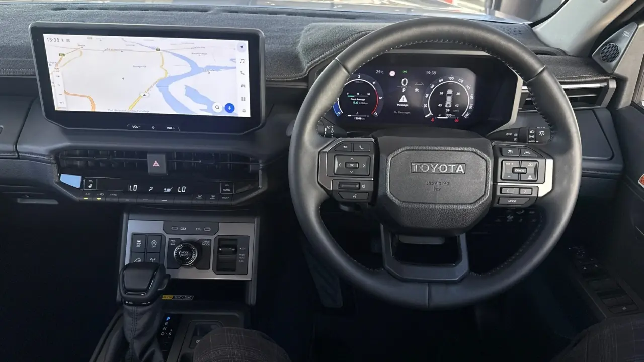2025 Toyota Hilux Gallery Image 12