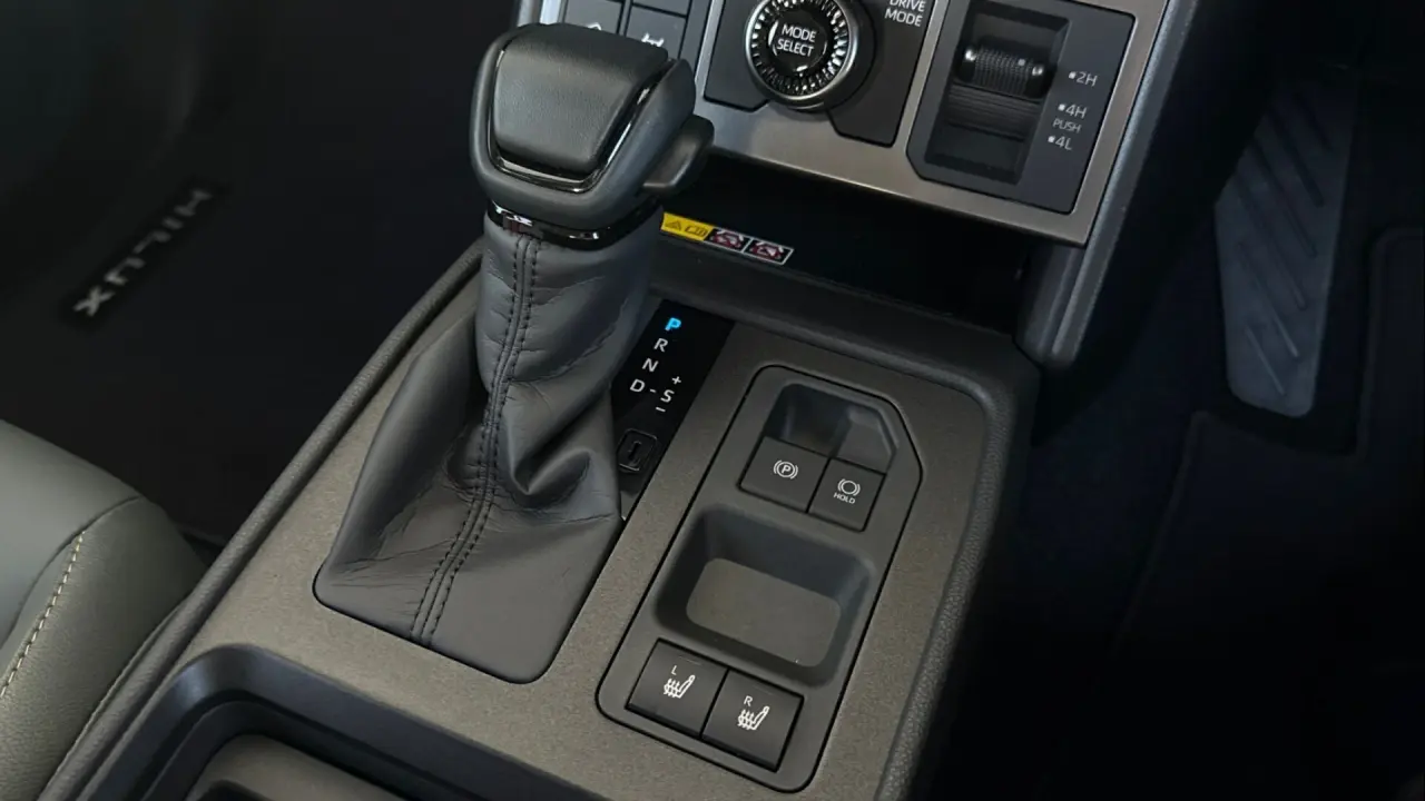 2025 Toyota Hilux Gallery Image 19