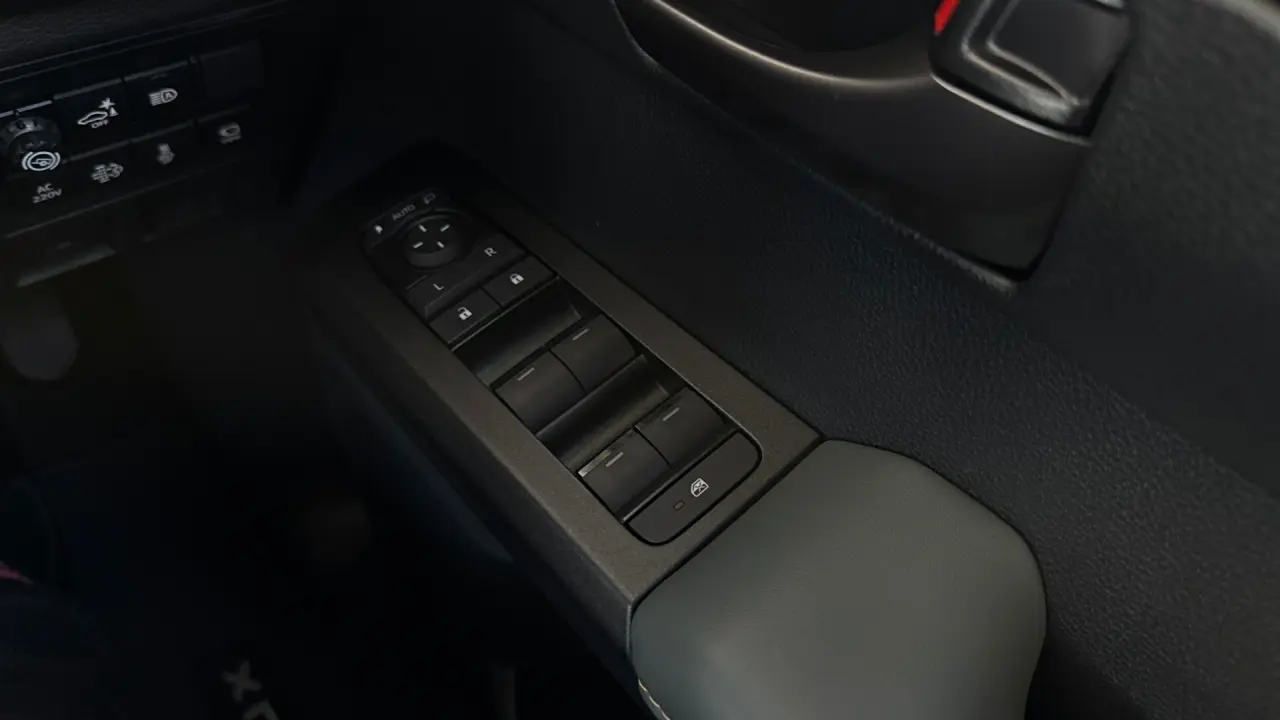 2025 Toyota Hilux Gallery Image 20