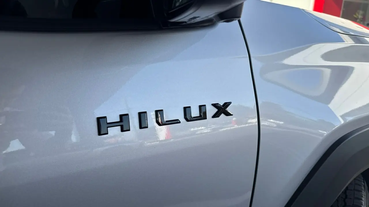 2025 Toyota Hilux Gallery Image 4