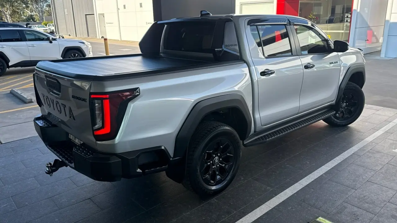 2025 Toyota Hilux Gallery Image 6