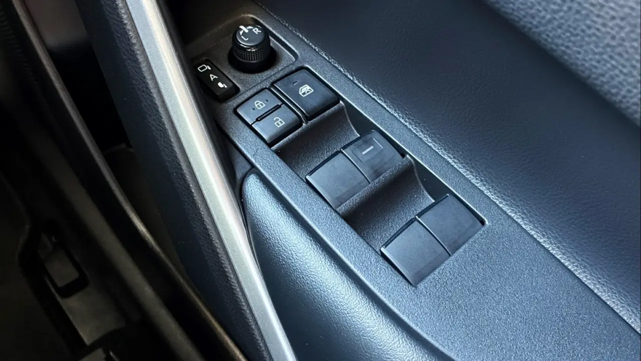 2023 Toyota Corolla Cross Petrol Gallery Image 16