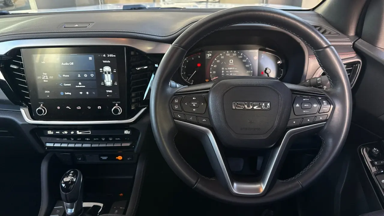 2025 ISUZU MU-X Gallery Image 12