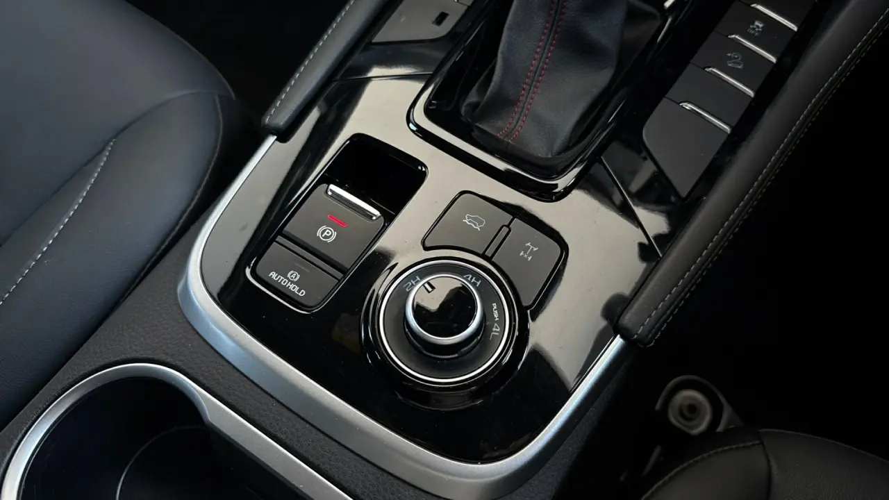 2025 ISUZU MU-X Gallery Image 19