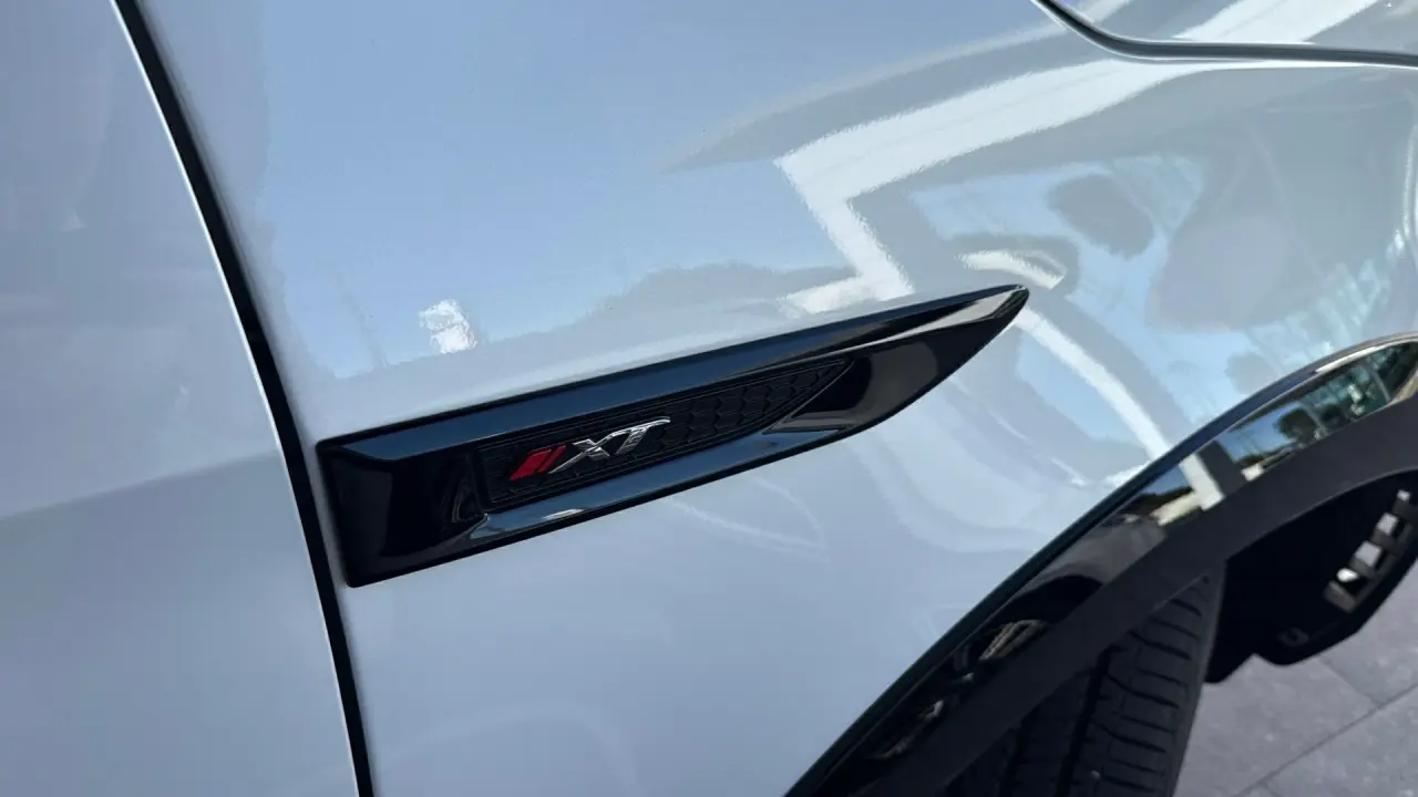 2025 ISUZU MU-X Gallery Image 4