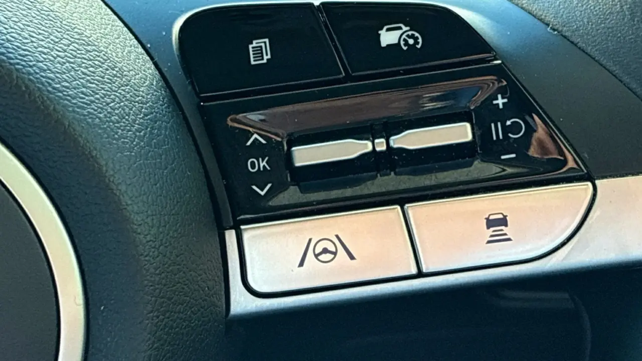 2022 HYUNDAI TUCSON Gallery Image 16