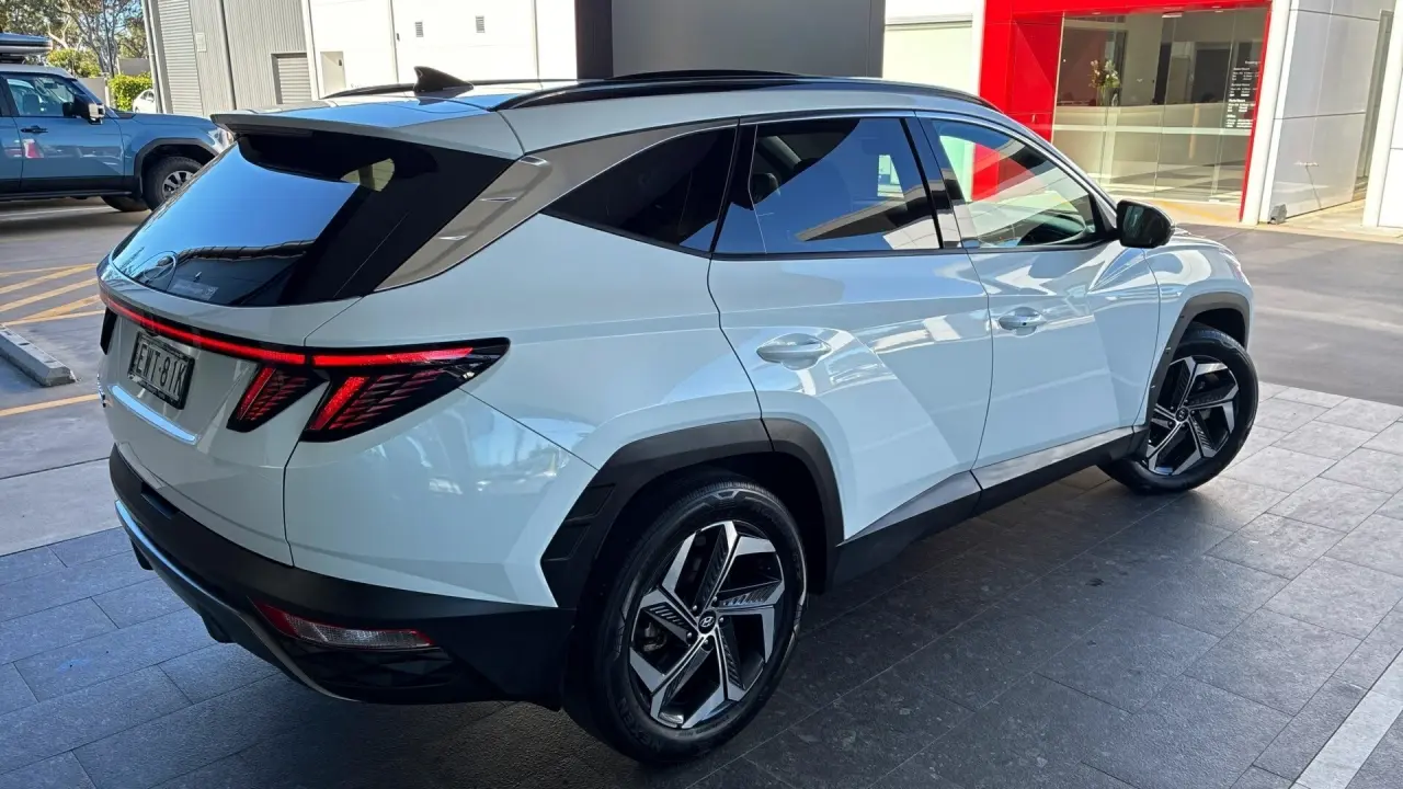 2022 HYUNDAI TUCSON Gallery Image 4