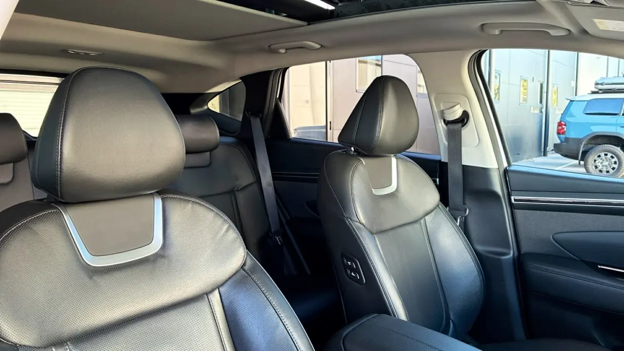 2022 HYUNDAI TUCSON Gallery Image 9