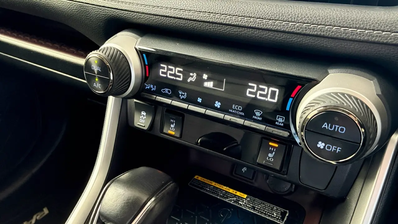 2020 Toyota Rav4 Hybrid Gallery Image 12