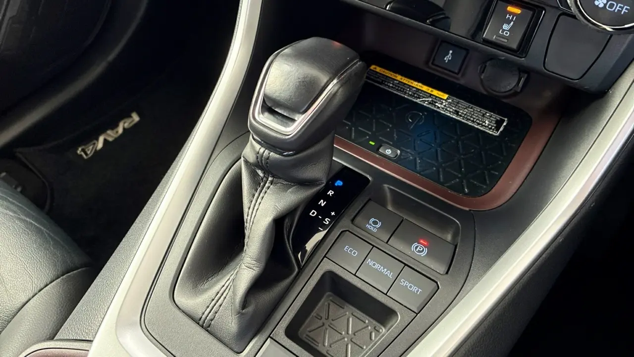 2020 Toyota Rav4 Hybrid Gallery Image 13