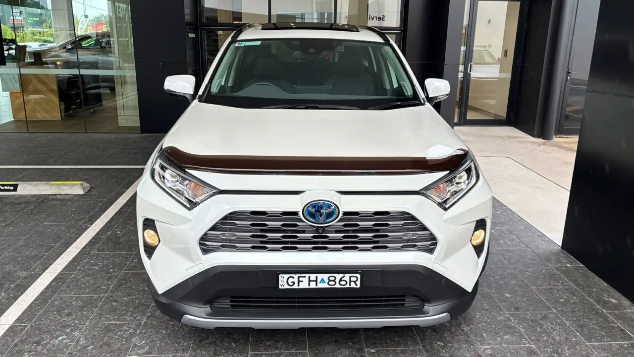 2020 Toyota Rav4 Hybrid Gallery Image 2
