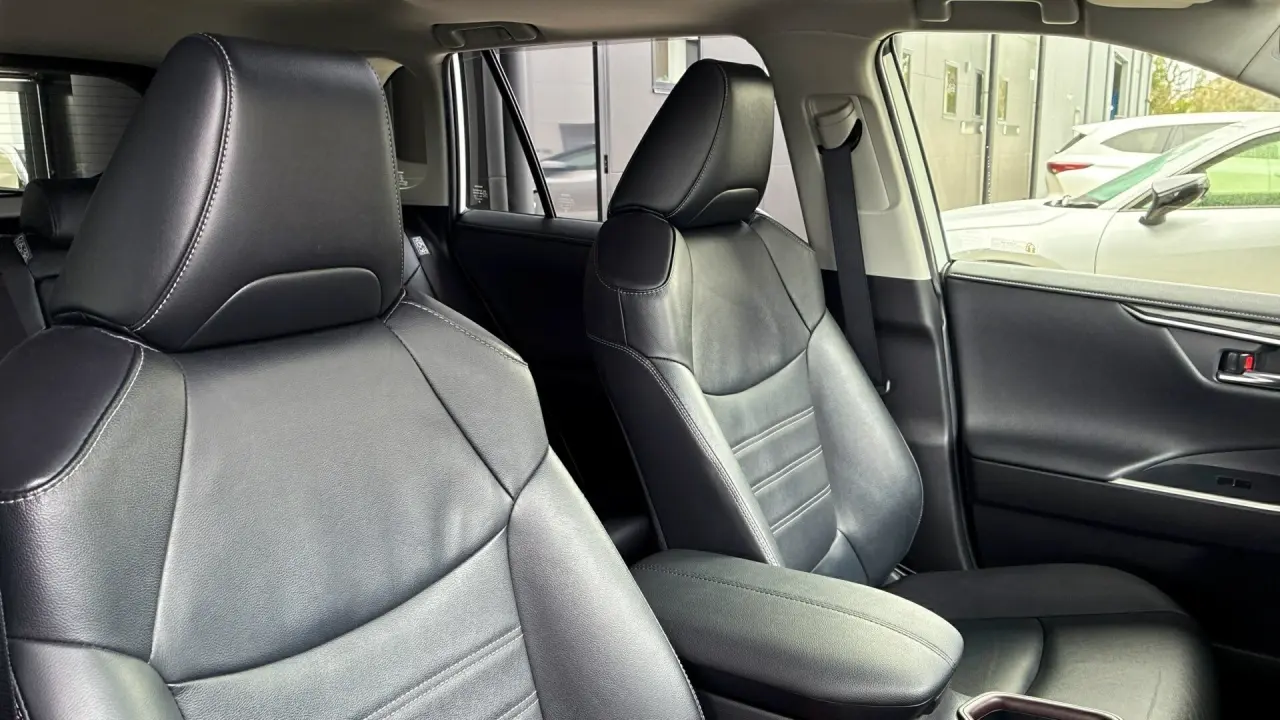 2020 Toyota Rav4 Hybrid Gallery Image 9