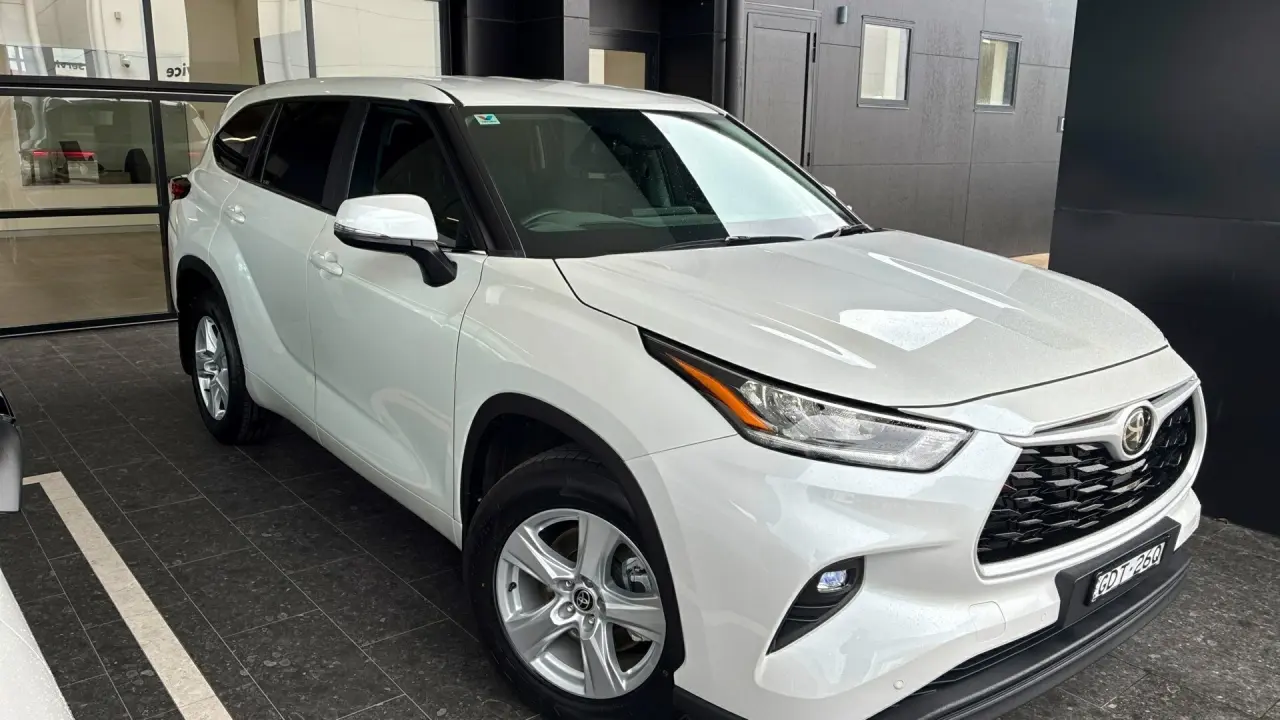 2022 Toyota Kluger Gallery Image 1
