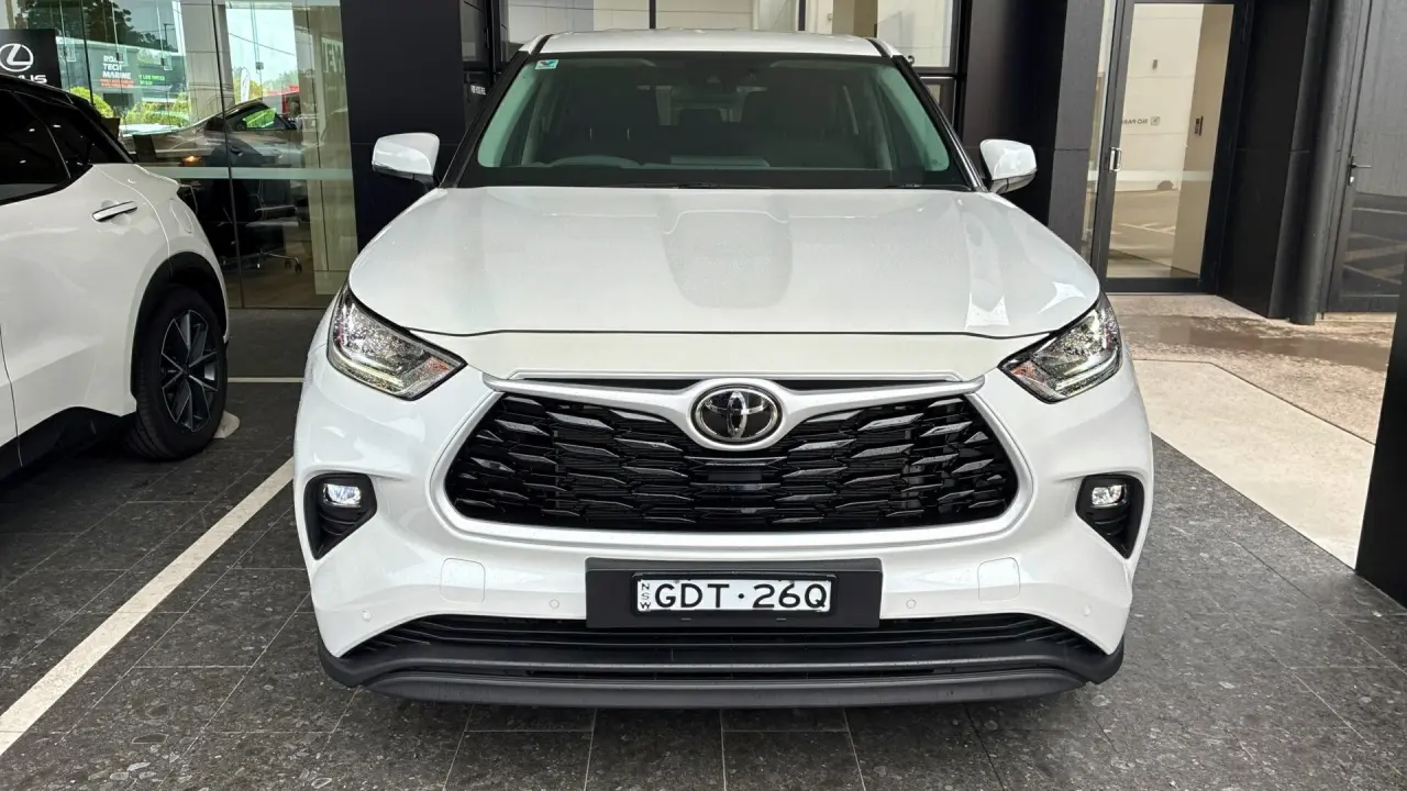 2022 Toyota Kluger Gallery Image 2