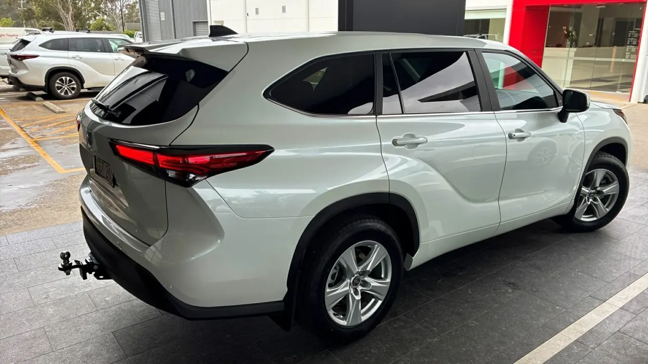 2022 Toyota Kluger Gallery Image 4