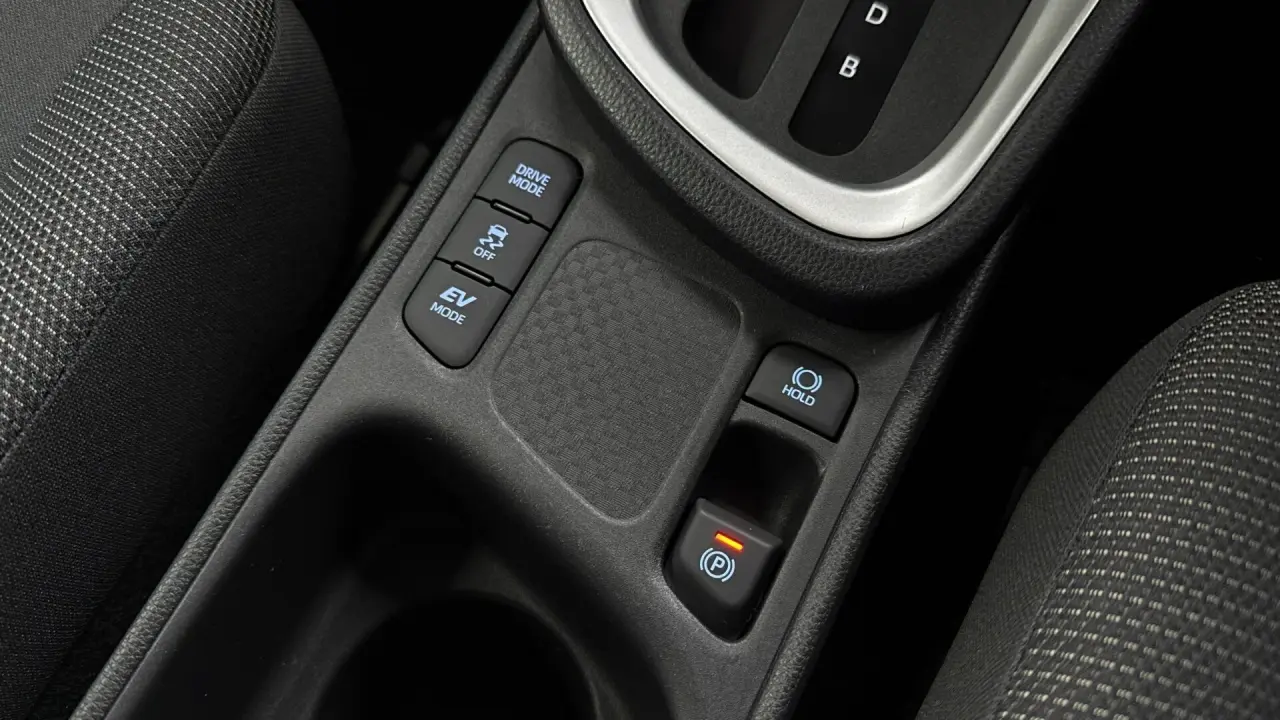 2021 Toyota Yaris Cross Hybrid Gallery Image 18